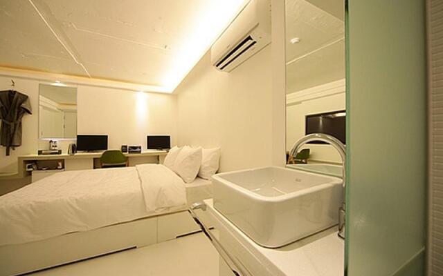 Lusso Hotel