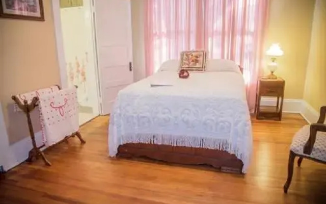 Pecan Terrace Inn