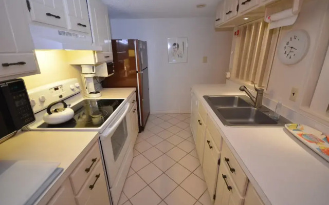 Covington Towers 22 2 Br condo by RedAwning