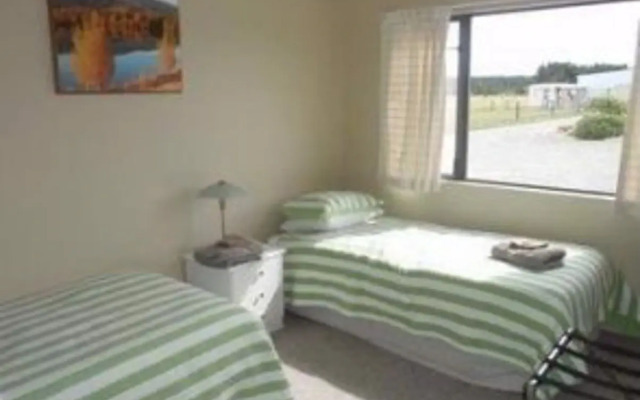 Pete's Farm Stay B&B and Cottage