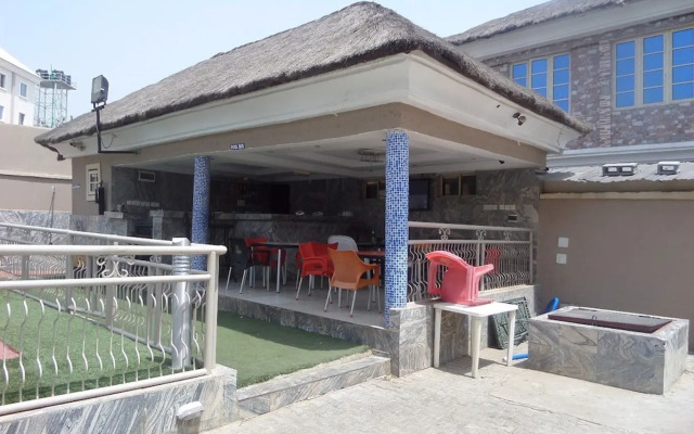 De-dominic Suites & Resorts Ltd
