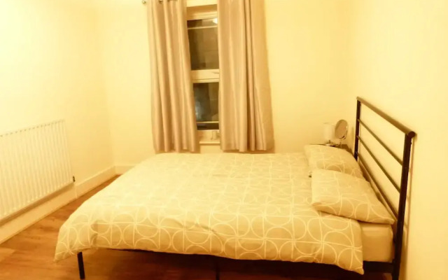 SS Property Hub - Canary Wharf Apartment