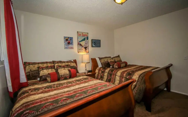 Grizzly Bear Inn 1546 by RedAwning