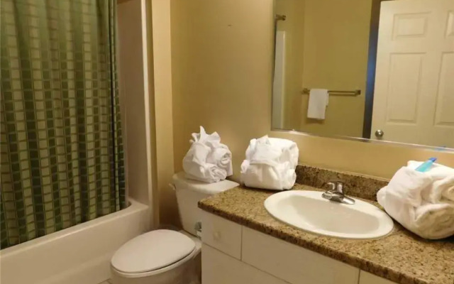 Yacht Club Villas Unit 703 - 3 Br Condo
