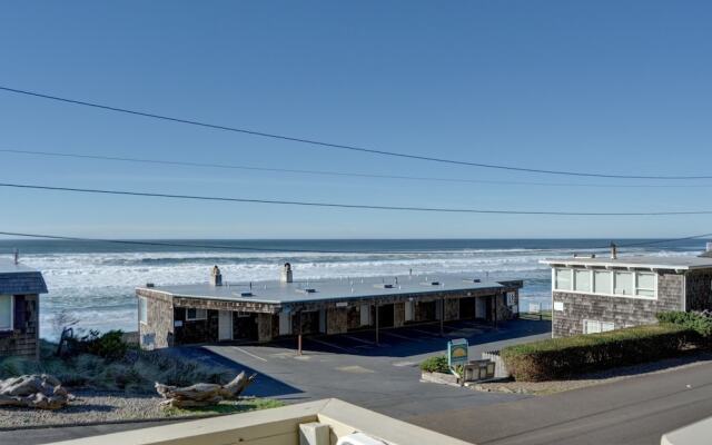 Surftides Plaza 153 Studio condo by RedAwning