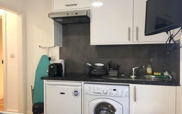 Veeve  Flat Ifield Road Kensington