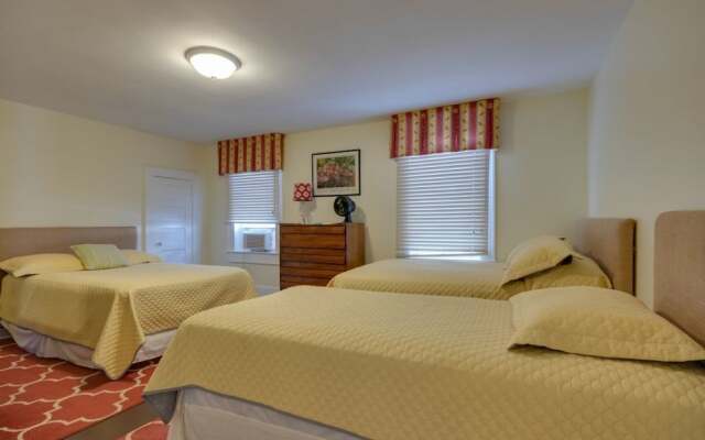 12th Street House up - 5 Br Apts