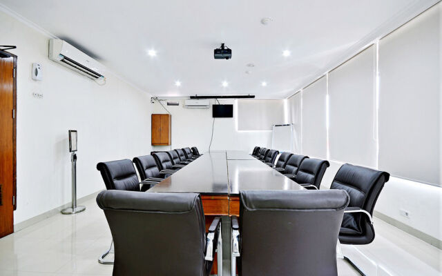 ZenRooms Benhil Pejompongan