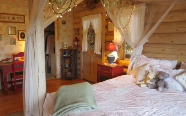 Country Garden Studio