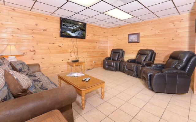 Love Laughs 11 - Seven Bedroom Cabin