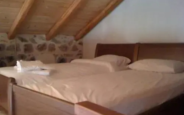 Guesthouse Xionodromos