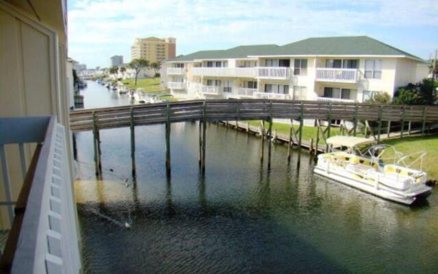 Sandpiper Cove Canal by Holiday Isle