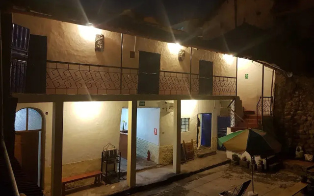 Reinbo Hostel B&B
