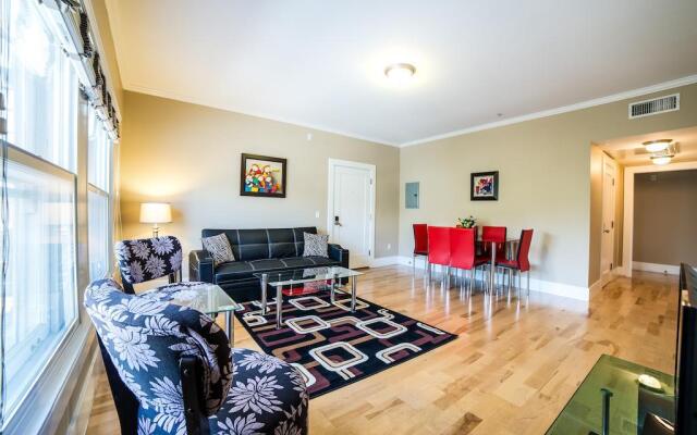 Hollywood Nights Apartment