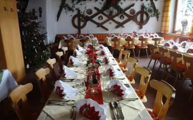 Gasthof Alpenrose und Pension Nina