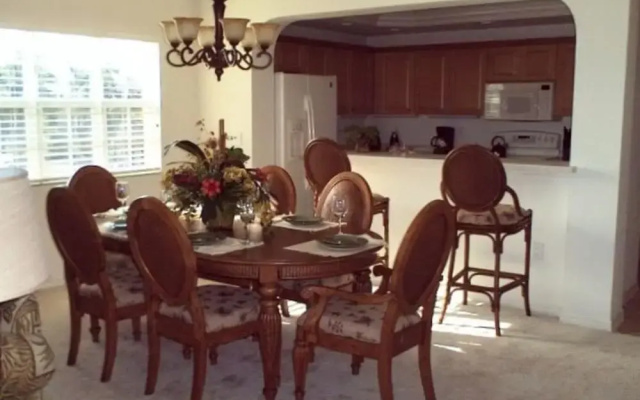 3 BR. Tommy Bahama
