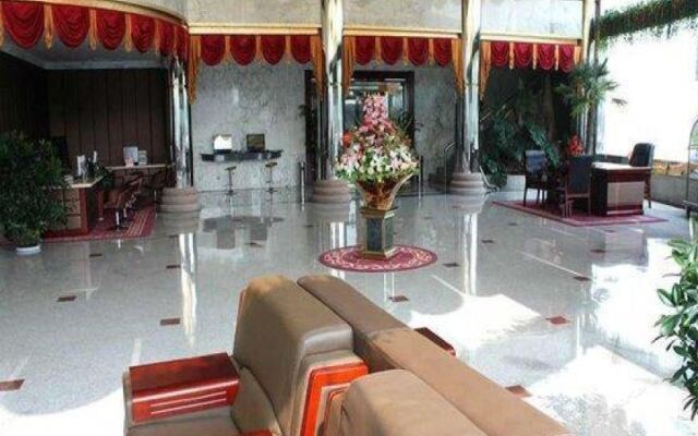 Tai'an Mingzuo Santai Theme Hotel (Taishan Scenic Area)