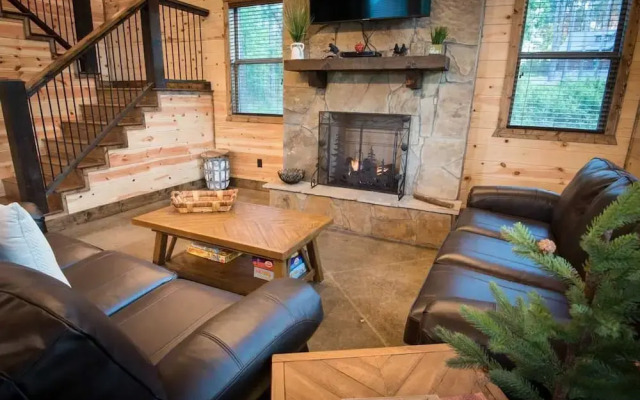 Gather Round Lodge - 3 Br Cabin