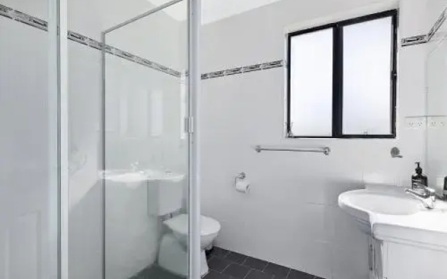 Mcgirr Penthouse Apartment