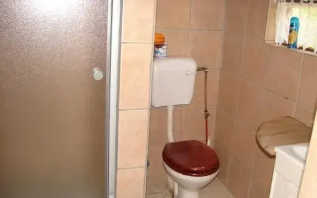 Eagle Falls Country Lodge