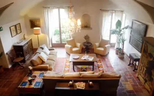 El Palauet De Monells