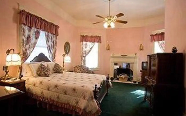 The Stanford Inn Bed & Breakfast