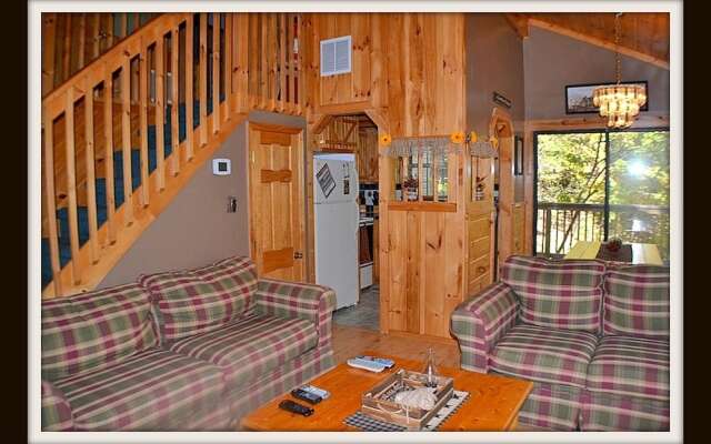 Alpine Vista - 3 Br cabin by RedAwning