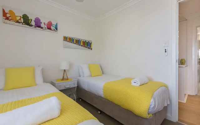 Cottesloe Beach Pines Apartment