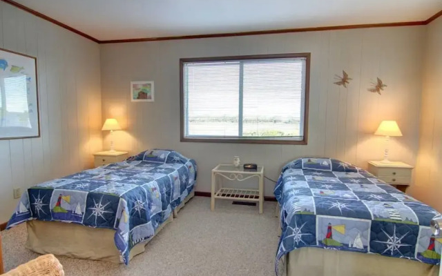 Westside- 3 Bedroom Home by RedAwning