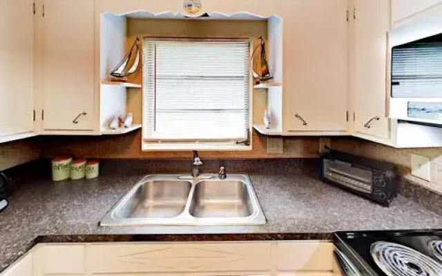 2275 Hawthorne Street Home