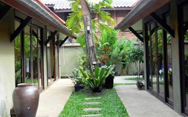 Kluay Mai Bungalow Beach