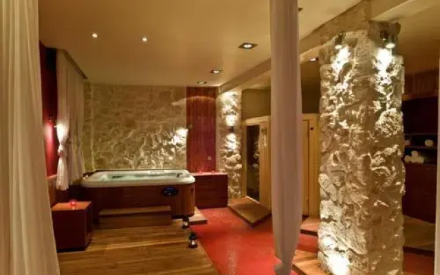 Hagiati Anastasiou Hotel & Spa