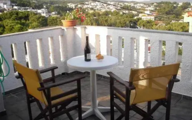 Ikos Studios And Apartments