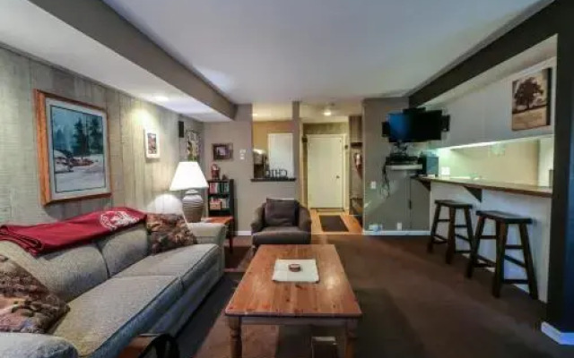 Horizons 4 #119 Condo