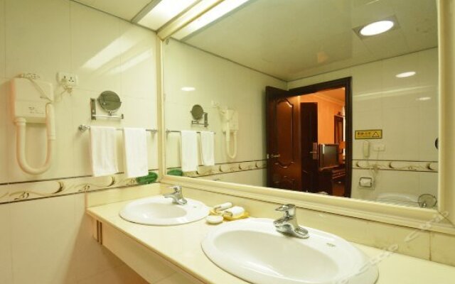 Peak Hotel