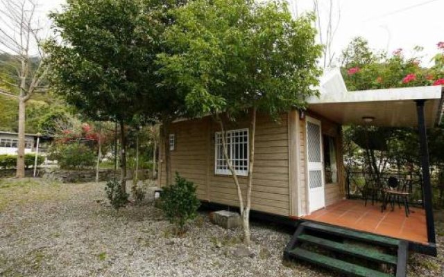 Leisure log cabin