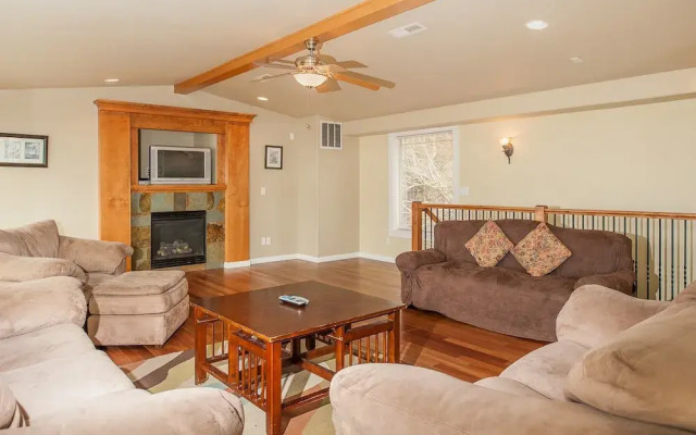 Deer Haven 4 Br cottage by RedAwning