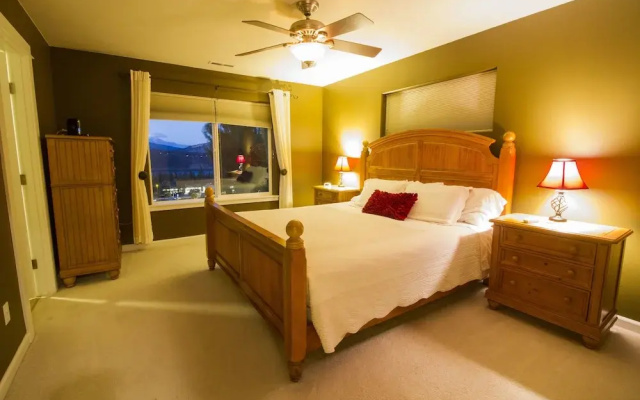 West Sail River Mt Vw 5Br 2.5B