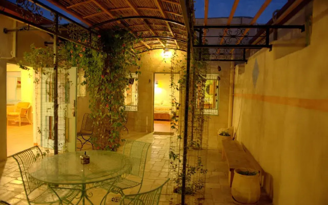 The Well Guesthouses - Home in the Old City