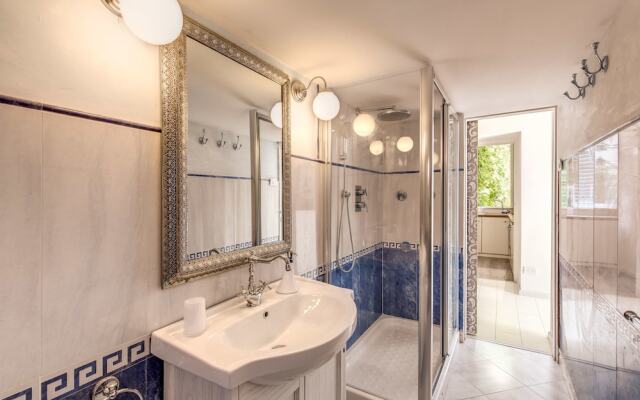 Aweshome - Spagna White Fair Loft