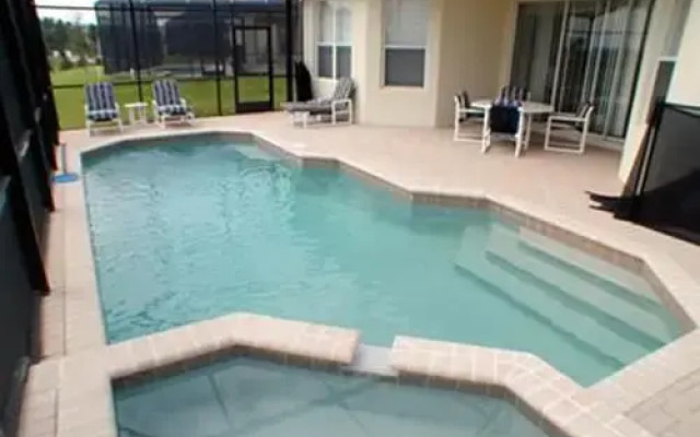 Basnett Villa 7795