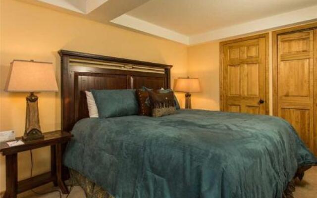 Torian Plum Plaza 307