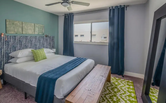 Modern 3BR With Pool Near Old Town by WanderJaunt