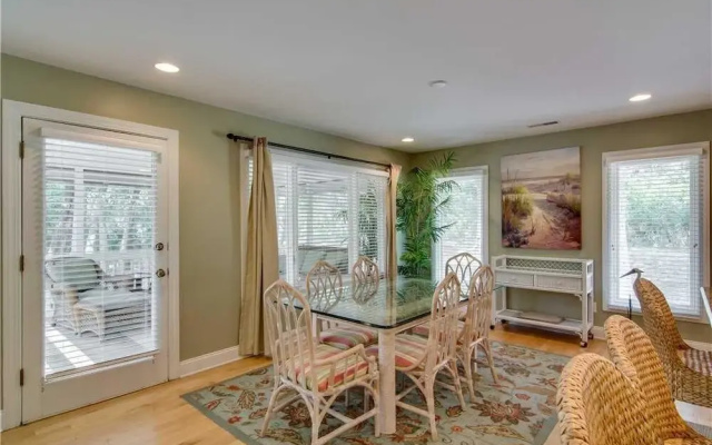 Blue Heron Court 3161 by RedAwning