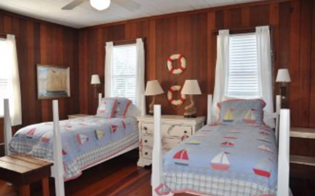 139 Kitchens Creek 8 Br Home by RedAwning