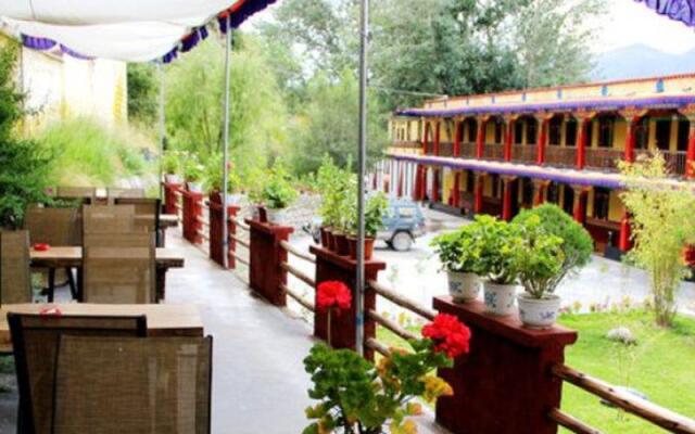 Lhasa Jia Re Bu Tong Yododo Inn