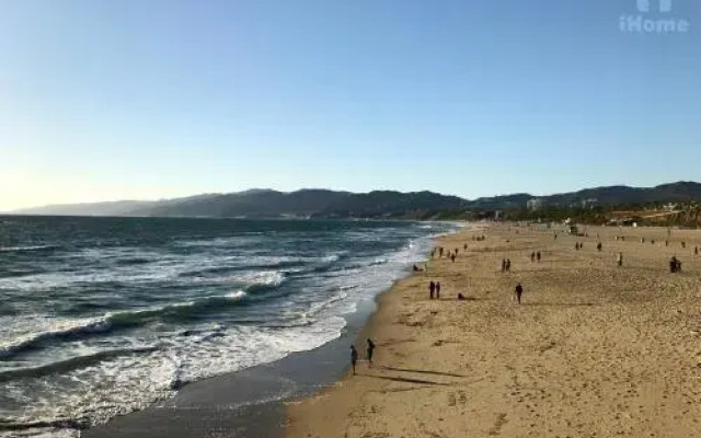 Pelican Stay in Santa Monica