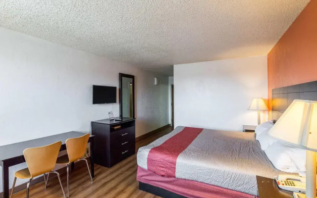 Days Inn & Conference Center Tulsa