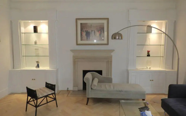 4 Beds Harrods Huge Space