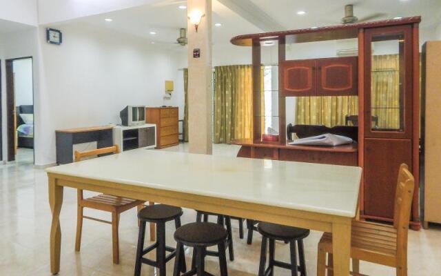 715 Kluang Holiday Home